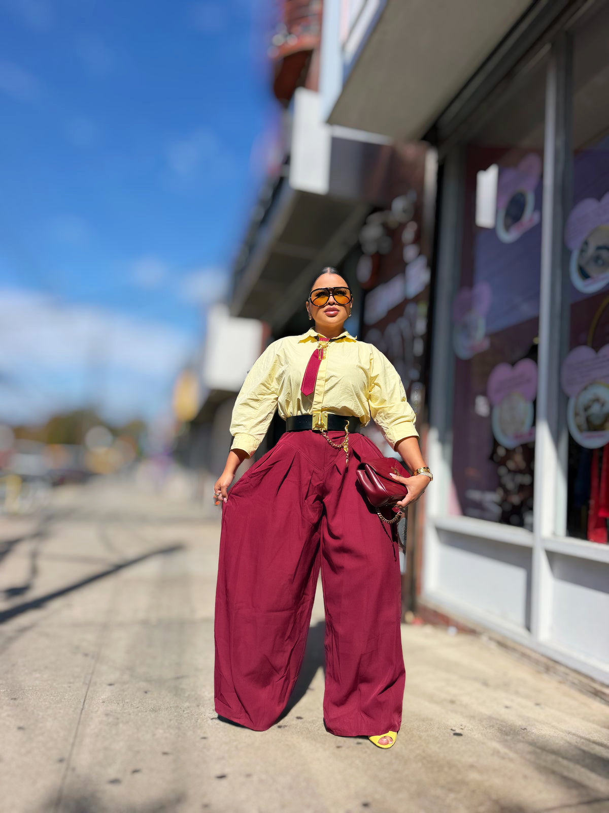 Pantalón color vino